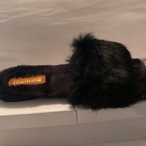Black women’s furry slides